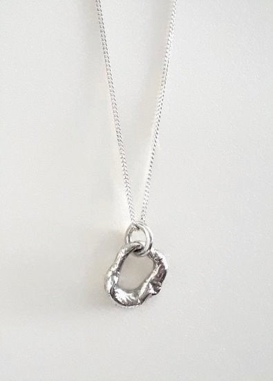 molten mini loop dangle necklace