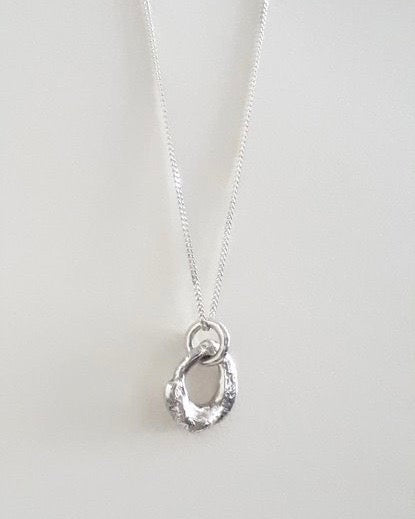 molten mini loop dangle necklace