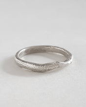 Load image into Gallery viewer, molten stacking ring - size 7.5
