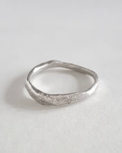 Load image into Gallery viewer, molten stacking ring - size 7
