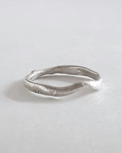 Load image into Gallery viewer, molten stacking ring - size 8.5
